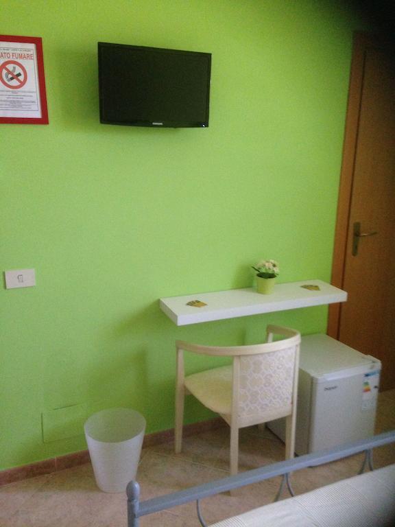 Perla Del Mare Affittacamere Campofelice Di Roccella Bilik gambar