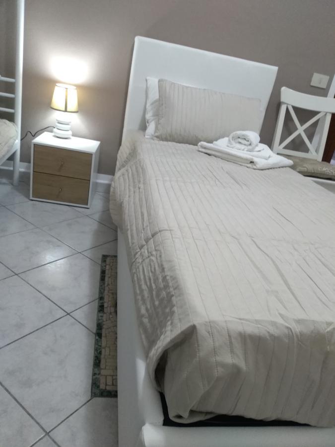 Perla Del Mare Affittacamere Campofelice Di Roccella Luaran gambar